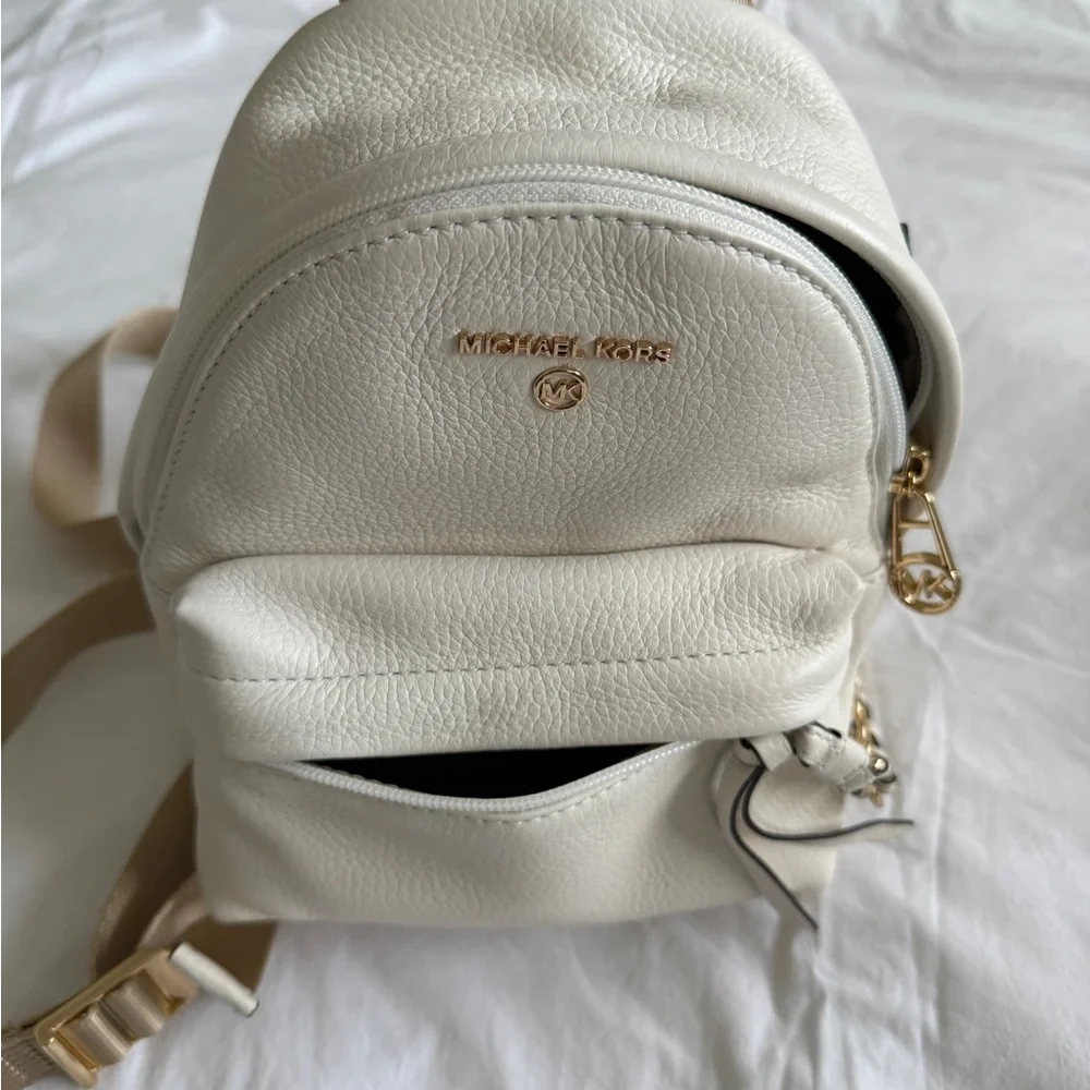 Michael Kors White and Gold Mini Leather Convertible Backpack - Picture 4 of 8